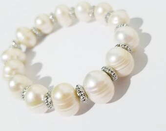 Natural freshwater pearl bead bracelet.