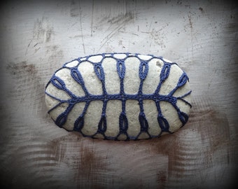 Crochet Lace Stone, Blue Thread, Smooth Stone, Nature, Table Decoration, Home Decor, Unique, Gift, Handmade, Oval, Interior Decor, Monicaj