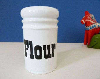 Flour shaker Arthur wood England