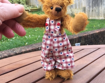 Ooak mohair artist bear "Della" by Theresa of Carisbrooke Bears