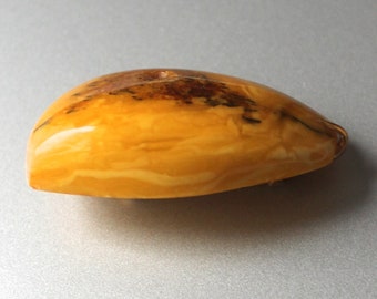 Egg yolk baltic amber brooch / pin 10 gram