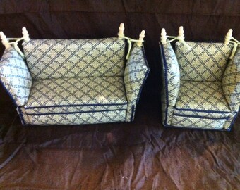 Dolls House 1/12th Knole sofa and chair.