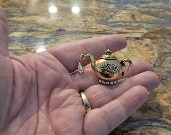 Teapot Jewelry / Teapot Items / Teapot Brooch / Pin / Teapot Decor / Designer Jewelry / Signed Jewelry / Teacup Jewelry