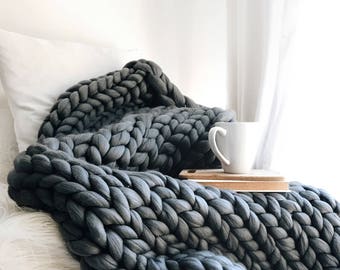Mama Knows Luxury Kit - DeBrosse "Chamberlain" Extreme Knit Large Blanket