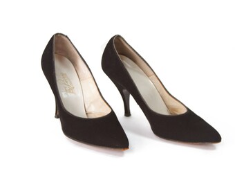 1950s High Heels // Black Suede Pointed Toe High Heels by House of Pierre