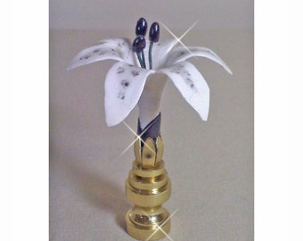 Lilly Lamp Finial Black and White