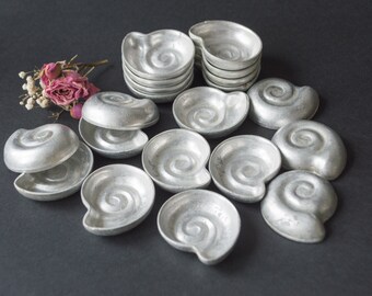 Vintage baking mold set of 20 Seashells Snail molds Aluminum Cookie pans Food photo prop Aged metal Rustic decor Molds for crafts