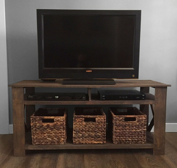 DIY Pallet TV Stand Plans