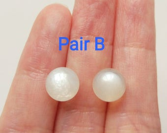 AA Grade Glowy White Moonstone Half Top Drilled Smooth 8 mm Rounds One Pair J6581