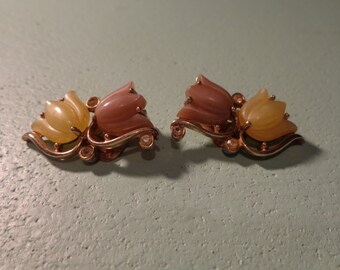 Flower Thermoset Clip On Earrings ***