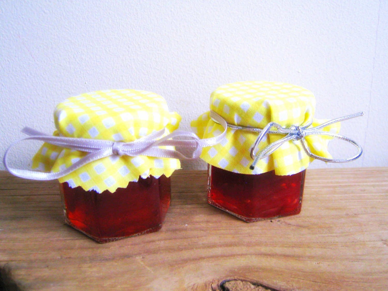 Download 100 Yellow and White Gingham Jam Jar Covers for 1.5 oz jars