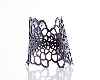 Sinuate Bracelet | lasercut rubber jewelry | Corollaria collection