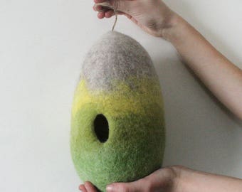 Easter Egg Soft Green Toy Decor/ Felt Hollow Egg/ Pregnancy Announcement Egg/ Baby Shower/ Invitation/ Easter spring Unique/Grandparent Gift