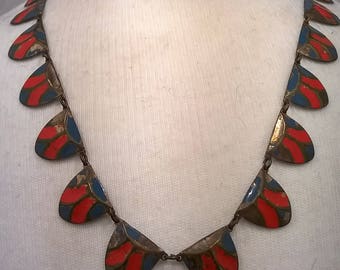 VINTAGE SHIELD NECKLACE