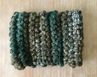 Chunky giant cowl/Finger crochet cowl/green cowl