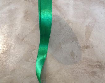 Iridescent - 15 mm - Green satin ribbon