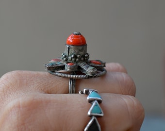 Special old tribal ring tall Nepalese unusual vintage ethnic mandala ring with glass gems old brass adjustable nomad Himalayan collectable