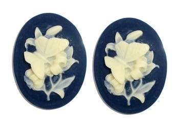 Set of 10 cabochons cameos in resin, oval, butterflies on flowers