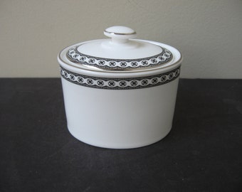 WEDGWOOD Bone China "CONTRASTS" Black Designs Lidded Sugar Bowl