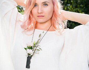 Plantaë cubus-rectus, Wearable Planter Necklace, Small Planter pendant, Bud Vase, Unique Jewelry