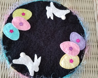 Bunny Go Round, Easter Egg Penny Rug, Wool Felt Table Topper, Penny Rugs, Easter Table Mat,