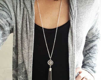 Collier en argent gris fleur pompon diffuseur collier Diffuseur Aromathérapie huile essentielle bijoux pompon Long chaîne Artisan Boho Bohème 30