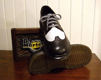 Vintage Made in England Doc Martens Spectator Oxfords ... Black & White Two-Tone Wing Tip Brogues UK 6 ... USA Men's 7 or Women's 8