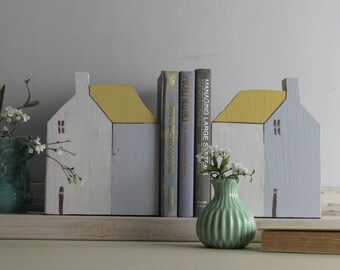 Bookends - handcrafted house bookends - set of 2 - House Sculpture - Lemon Pepper - bookends - simple decor