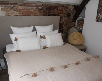 Moroccan pom pom blanket Sand