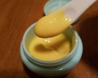Super anti-aging face and eye marine cream with sea kelp, vitamin A , argireline and hyaluronic acid.
