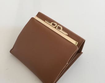 Vintage Honey Brown Wallet with Golden Kiss Closure Coin Pocket, Card Slots and Money Flap
