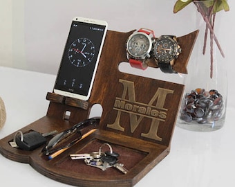 Tech Gifts for Men, Tech Gifts,Iphone Charging Station, Mens Wood Valet,Personalized Valet, Gifts for husband,Fathers Day Gifts, Iphone Dock