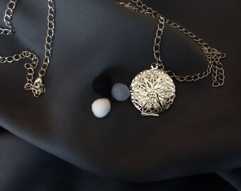 Essential oils diffuser necklace
