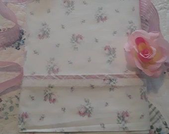 Vintage, Laura Ashley, Rosemoor, Cream, Roses, Pink and Mint Green Plaid, (Queen) Flat Sheet