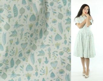 1950s Novelty Dress White Cotton Blue Herbs Vegetables Short Sleeve Shirtwaist Pleated Skirt 1950s XS X-Small Villager Pinup Rockabilly