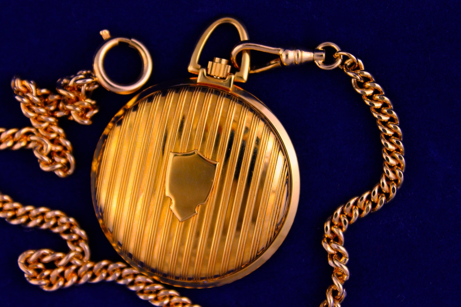 Colibri Quartz Pocket Watch Elegant Design Date Window