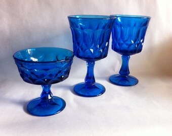 Vintage Turquoise Blue Wine Glasses, 3 Blue Goblets, Blue Glass Goblets, Blue Glasses, Vintage Blue Green Glassware, Blue Green Glass Goblet