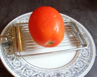 Vintage Red Wooden Handle Tomato Slicer - Tomado Holland - Made in Holland