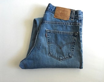 Vintage Men's 80's Levi's 560, Blue Jeans, Loose Fit, Red Tab, Long, Denim (W32x L37)