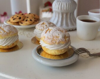 Chou à la Crème Chantilly for Blythe.