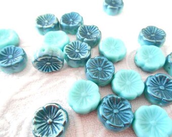 x 2 flower beads green Czech Bohemian glass 12 mm.