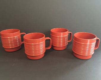 Vintage - Rubbermaid Cups - Set of 4