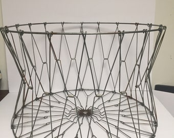 Vintage Collapsible Wire Basket Laundry Fruit