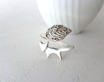 Silver fox ring with a leaf wrap ring, adjustable ring, animal ring, silver ring, statement ring