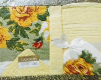 vintage towels, cannon towels, vintage cannon towels, vintage linens, floral bath towel, vintage floral towels, towels gift set, towels set