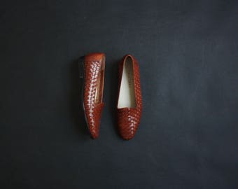 woven leather slip on shoes / size 7 1/2