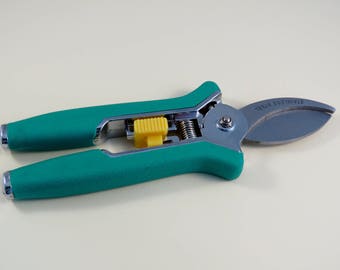 shears for the size of flowers