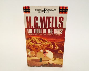 Vintage Sci Fi Book The Food of the Gods - H.G. Wells 1967 Edition Paperback Classics