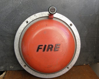 Ex school 1960s era Fire bell hand turned and in great condition,funky, dinner gong, free UK postage