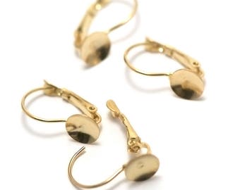10 Stud Earrings with curved gold backing